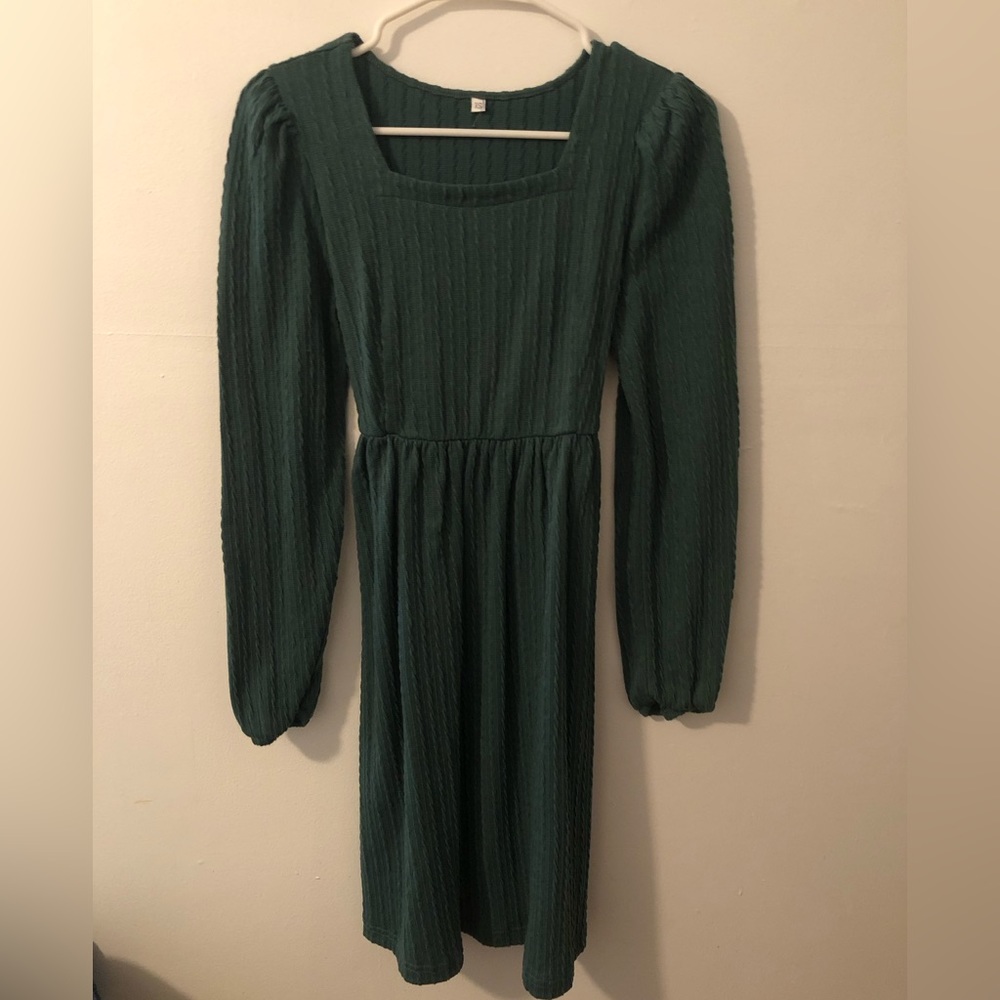 green long sleeve dress